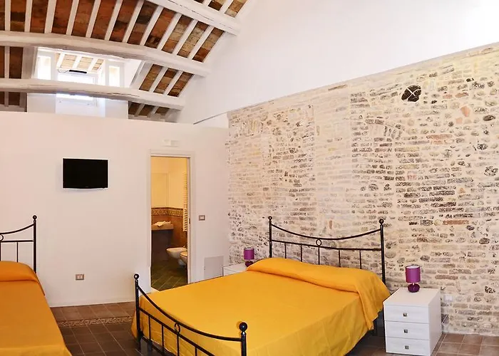 In Piazzetta * Васто