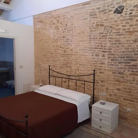 In Piazzetta Bed & Breakfast *
