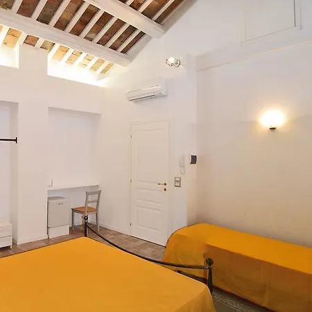 In Piazzetta Bed & Breakfast *